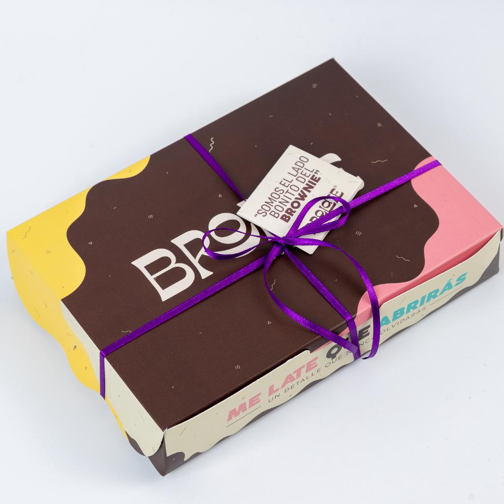Caja x 12 Mini Brownies con Toppings a elección _7