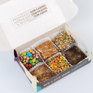 Caja x 6 Mini Brownies con Toppings a elección_1